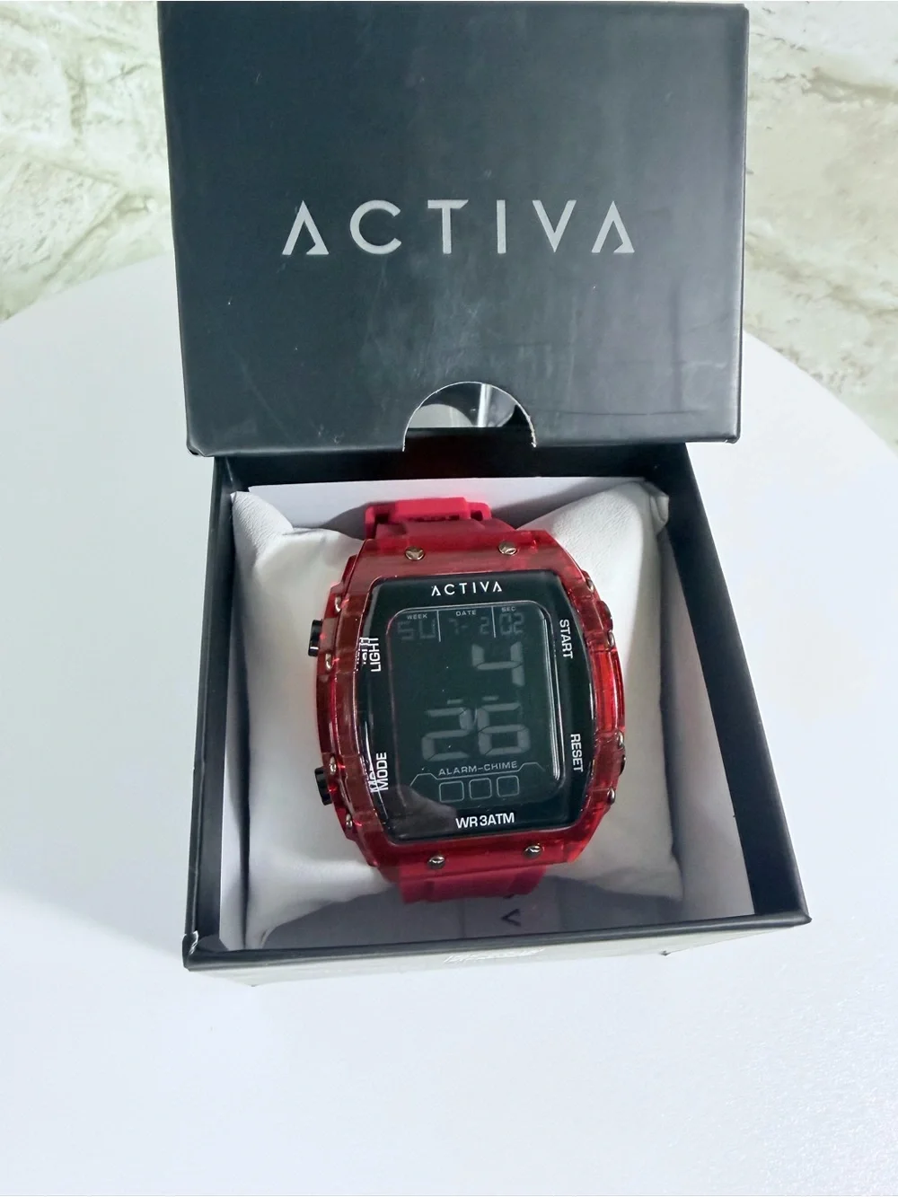 Activa bold red